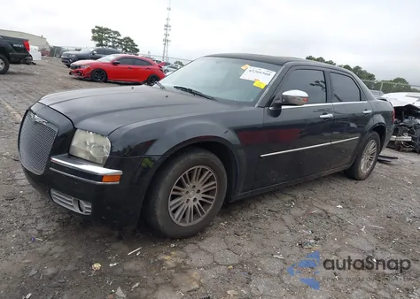 2010 Chrysler 300 Touring/Signature Series/Executive Series z USA, uszkodzony, nr VIN 2C3CA5CV7AH168007